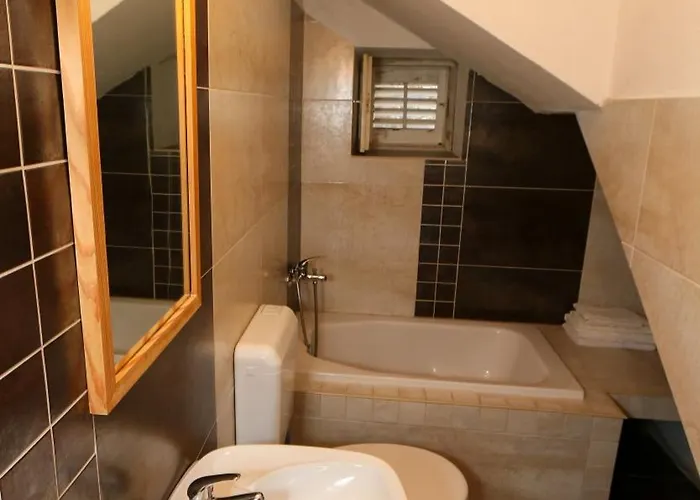 Kuca Na Plazi Podobuce